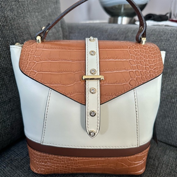 House of Harlow reversible bag. Use it as a tote or backpack - Picture 10 of 11